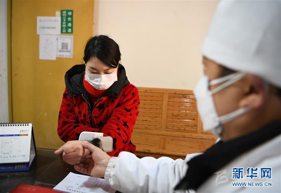 （抓好經(jīng)濟(jì)發(fā)展 應(yīng)對(duì)復(fù)雜局面·圖文互動(dòng)）（1）2500萬(wàn)農(nóng)民工如何安全返崗？——農(nóng)民工大省四川復(fù)工觀察